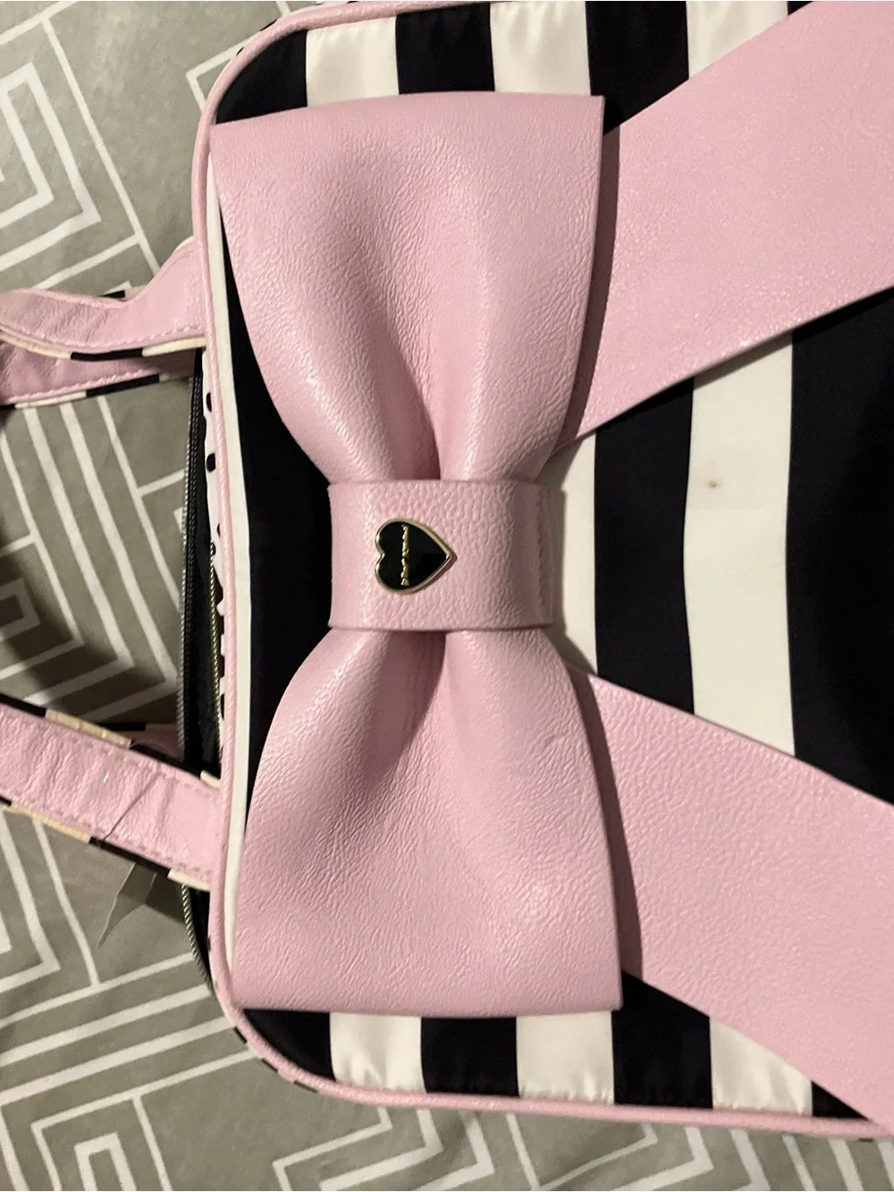 New Betsey Johnson Pink Bow Stripe Makeup Bag